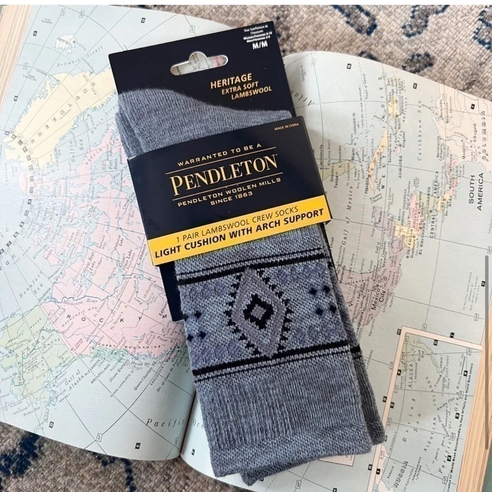 Pendleton NWT UNISEX Heritage Blue Light Cushion Moisture Wicking Soft Lambswool